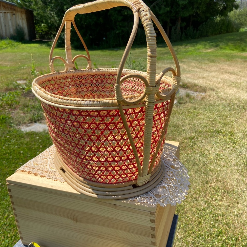 Amazing Rattan Basket - Picture 2 of 8